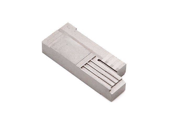 由铝、钢和黄铜制成的 CNC 高精度加工零件，具有质量体系认证。