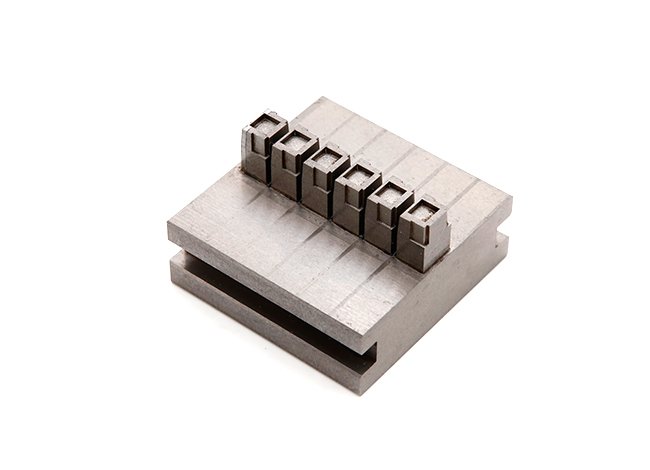 高品质精密塑料注塑模具汽车零部件